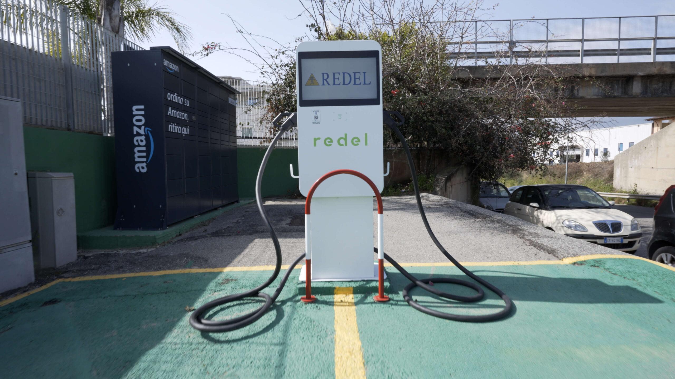 Impianto di ricarica EV per aziende - REDEL